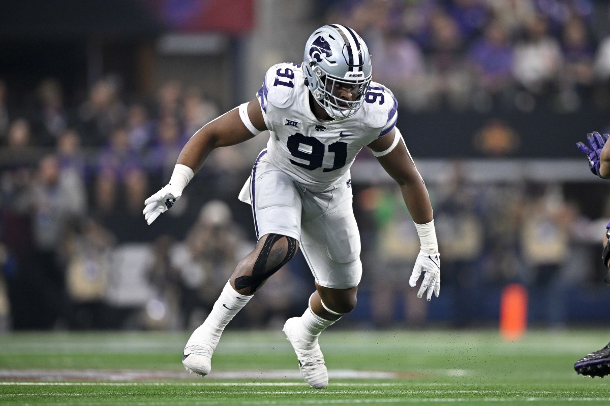 Dec 3, 2022; Arlington, TX, USA; Kansas State Wildcats defensive end Felix Anudike-Uzomah (91) in action during the game between the TCU Horned Frogs and the Kansas State Wildcats at AT&T Stadium. Mandatory Credit: Jerome Miron-USA TODAY Sports